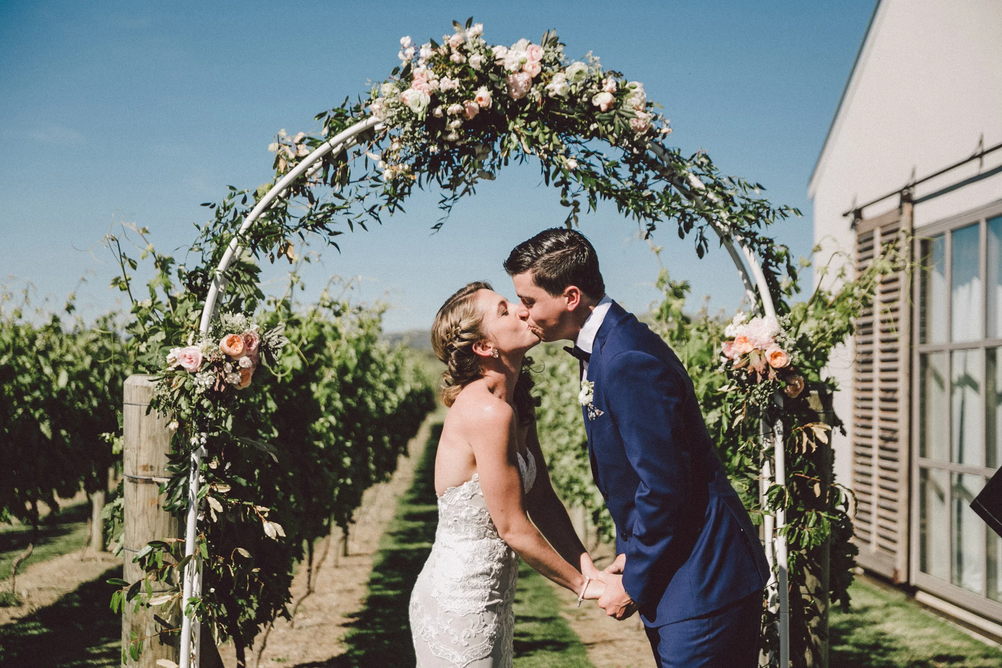 SMP_POPPIES_WEDDING_martinborough_041.jpg