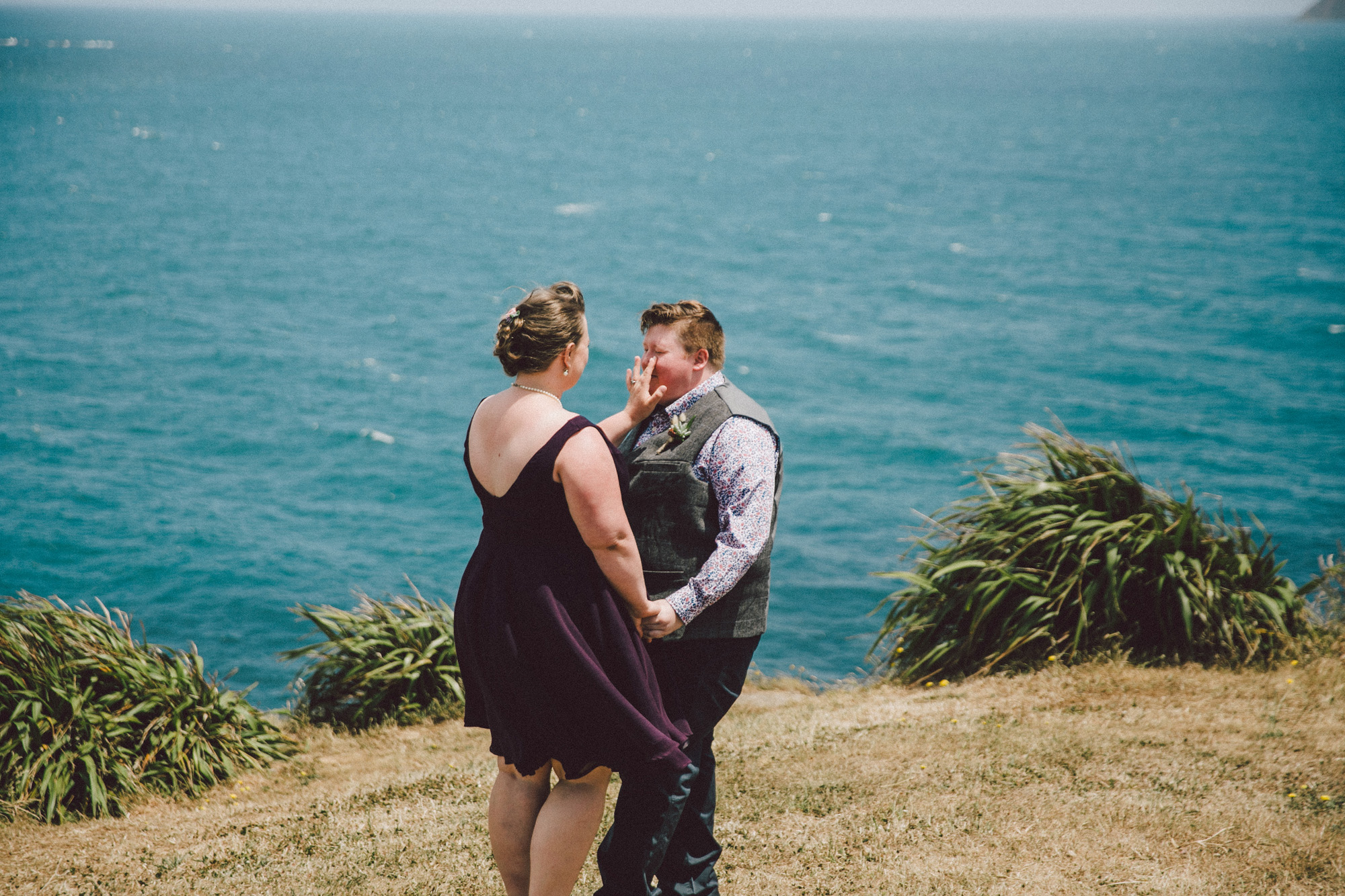Sarah_McEvoy_Titahi_Bay_Wedding_017.jpg