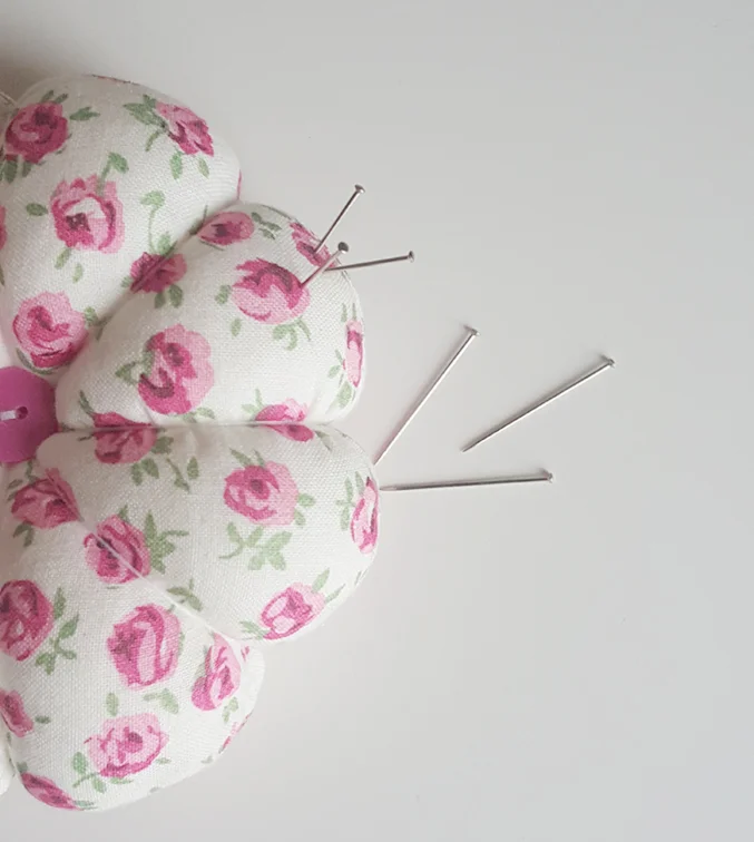 flat dressmaker pins.jpg