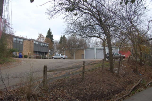 Staff residence, office, and maintenance complex on English Lane (Wolfe and Wolfe, 1959)