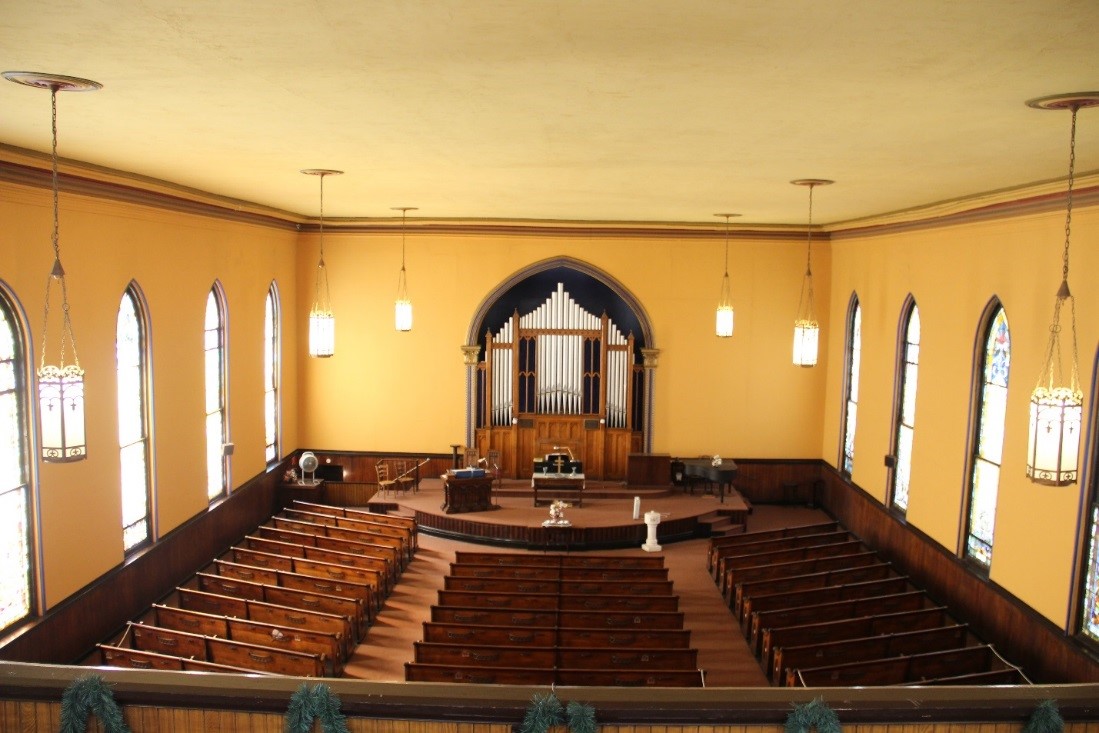 44 View south showing overview of sanctuary from the balcony..jpg