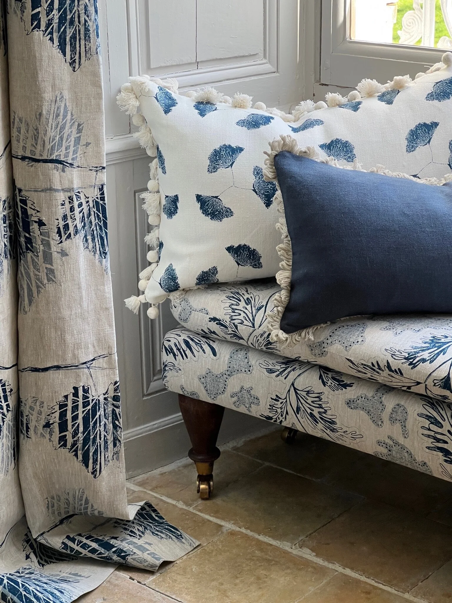 DFCBE2A5-CBA4-453C-8EDF-F4560936C66D