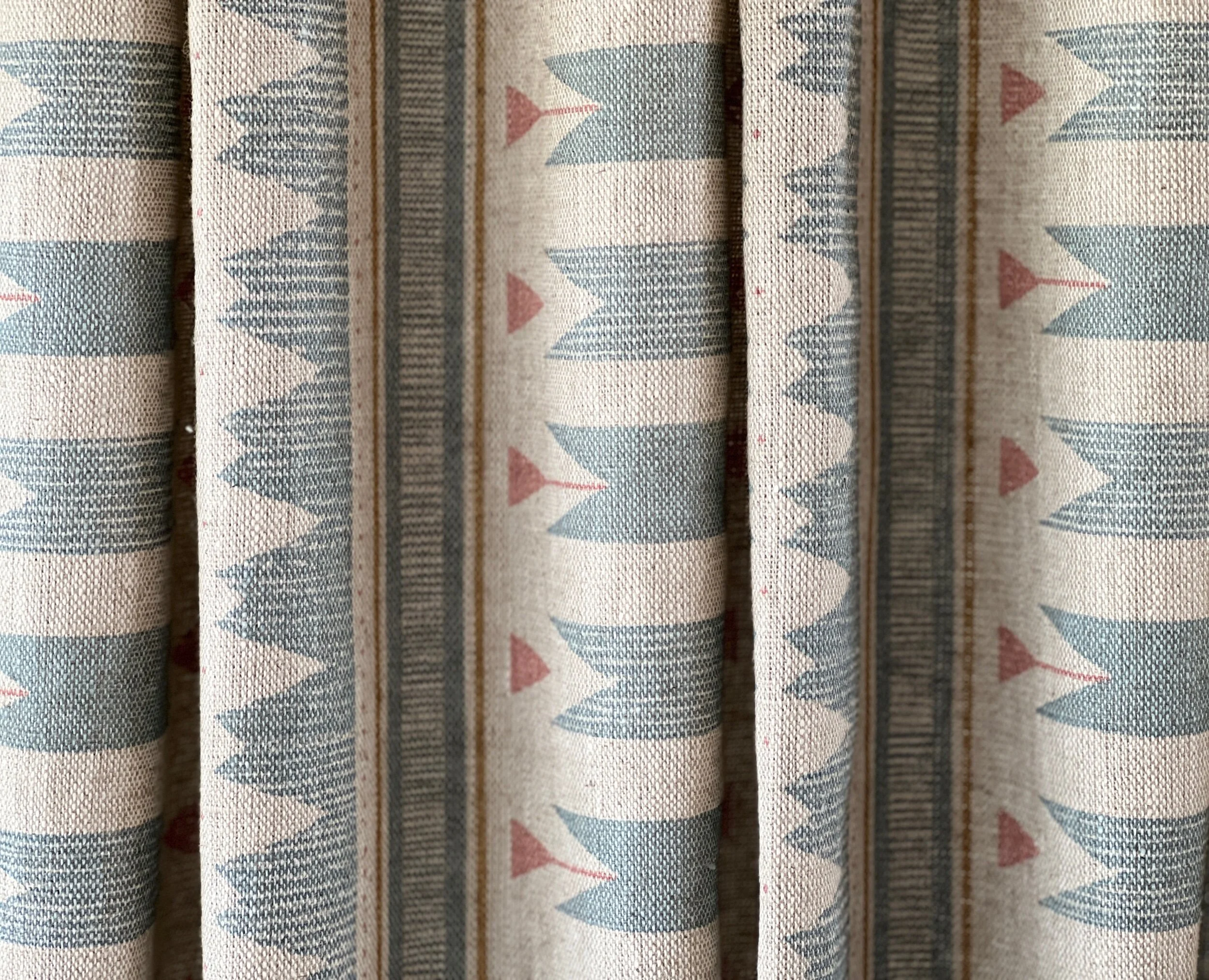 55B1BBFE-4CDC-49EA-BC63-C9BBC2CFDBB0