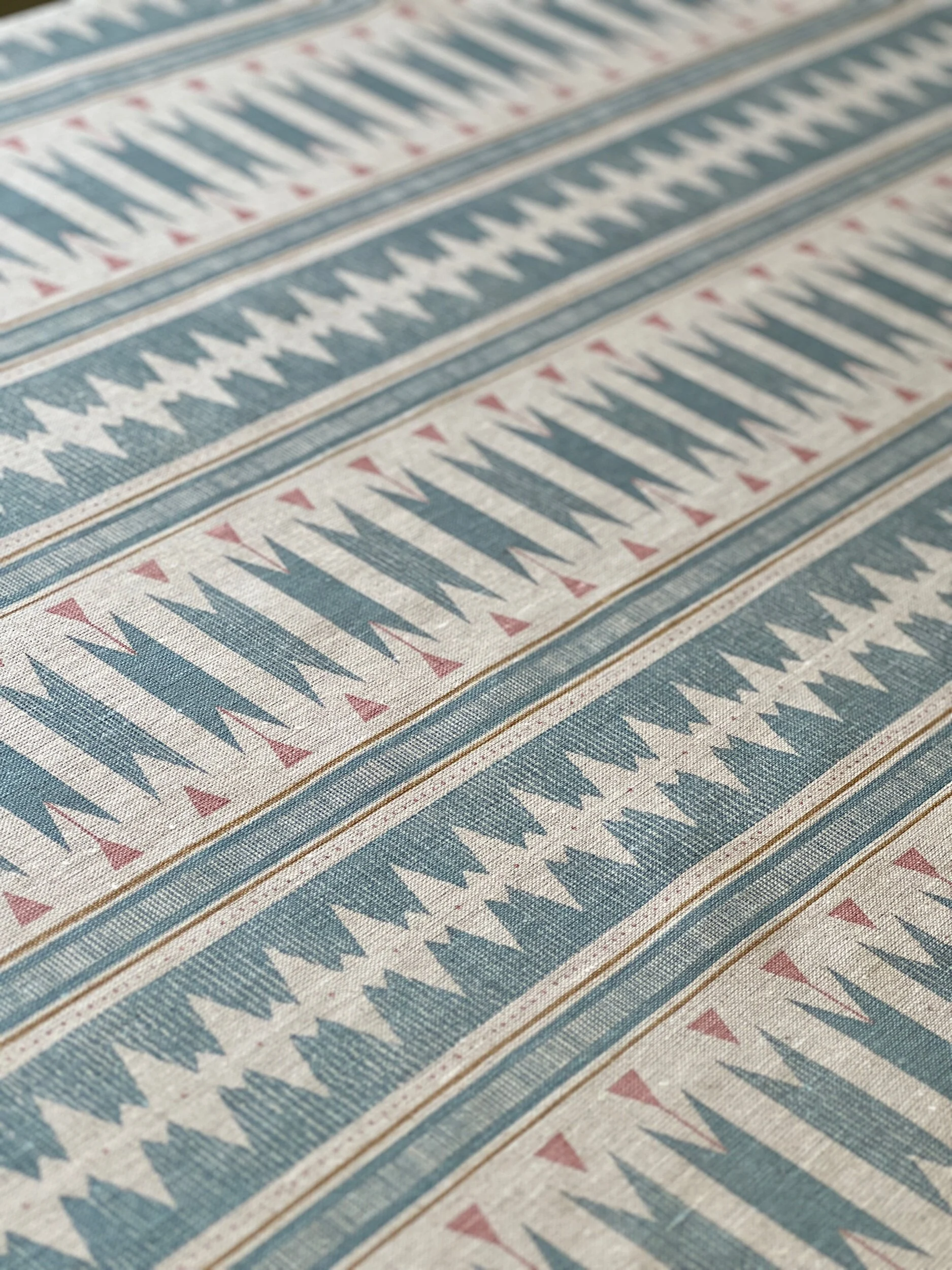 70AA30F7-E047-4EDB-9C97-7901F86F2933