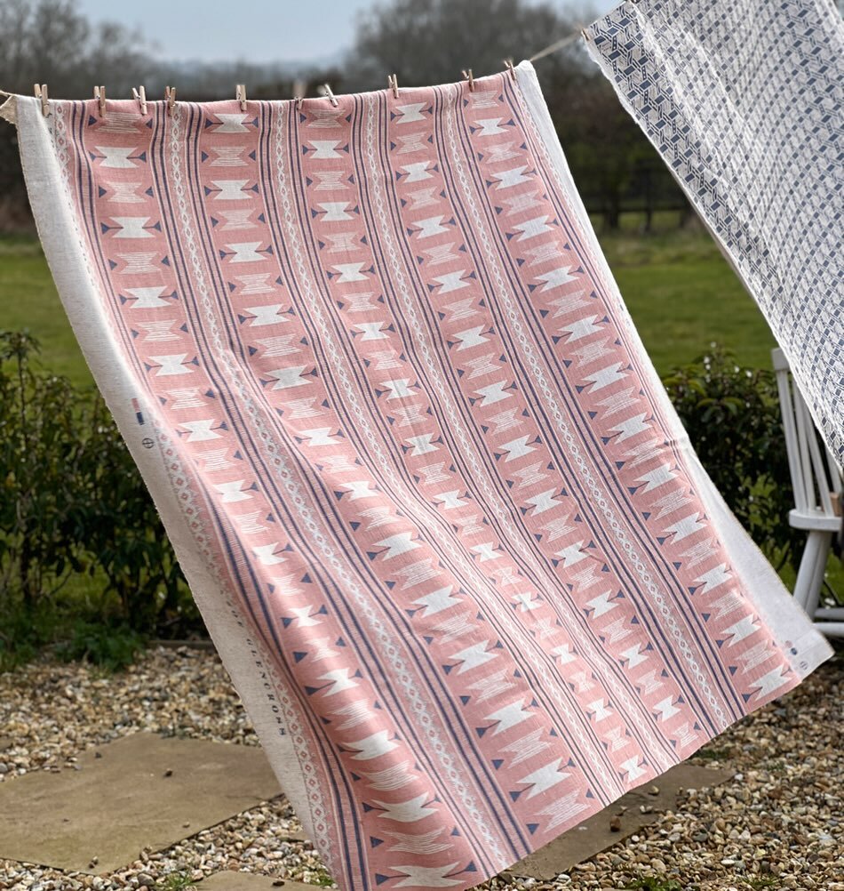 More than just blustery! 😯

A glimpse of our Roca Molinos Terracotta printed linen.  It&rsquo;s a winning design accent to any blue or pink room scheme.  Malla Pool in the background. 

#zoeglencrossfabrics #mallorcanonspired #pinkfabric #printedlin