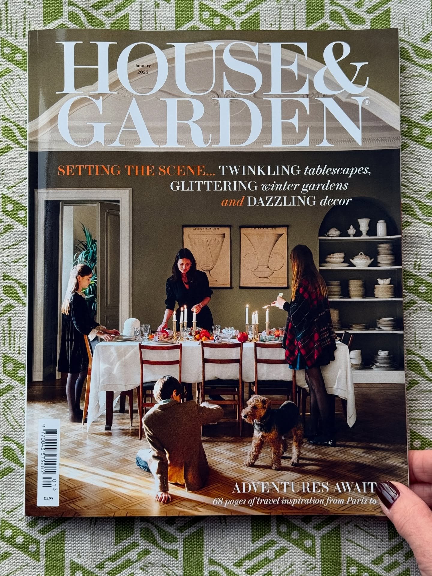 Oooh exciting!! 💥👌🏻

Huge thanks to @houseandgardenuk for featuring our striking hand woven Malla rug created in collaboration with the fabulous folks at @coralandhive! 

#zoeglencrossdesigns
#coralandhive 
#tealrug
#juterug