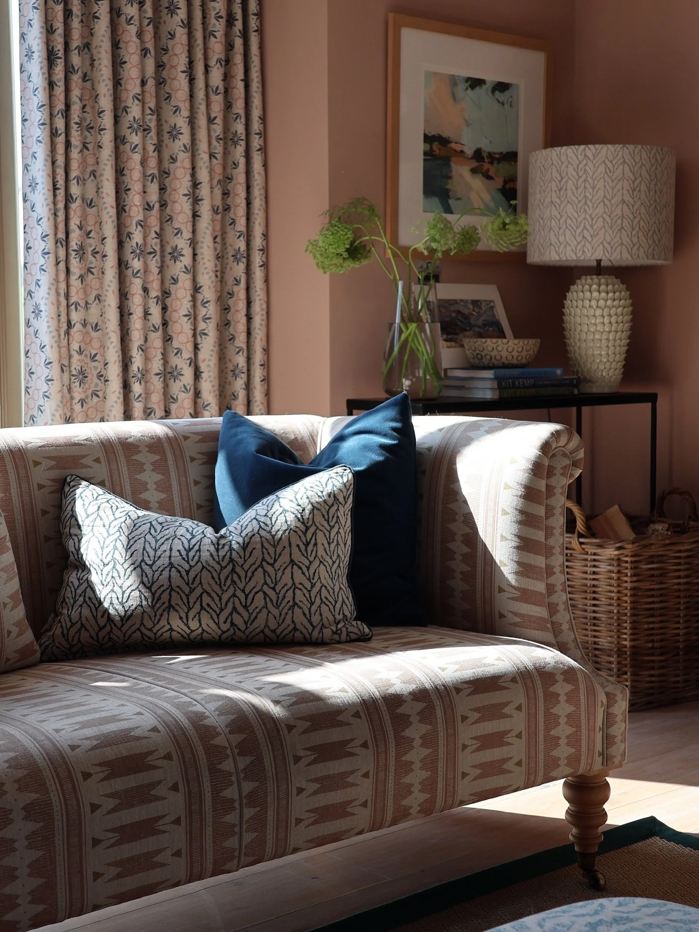 It&rsquo;s at this time of year that fleecy interlined curtains come into their own, keeping out the chills. ❄️

Get a quote for your home from our made to order curtain service and get cosy! 

Email: bespoke@zoeglencross.com or go our GET A QUOTE pa