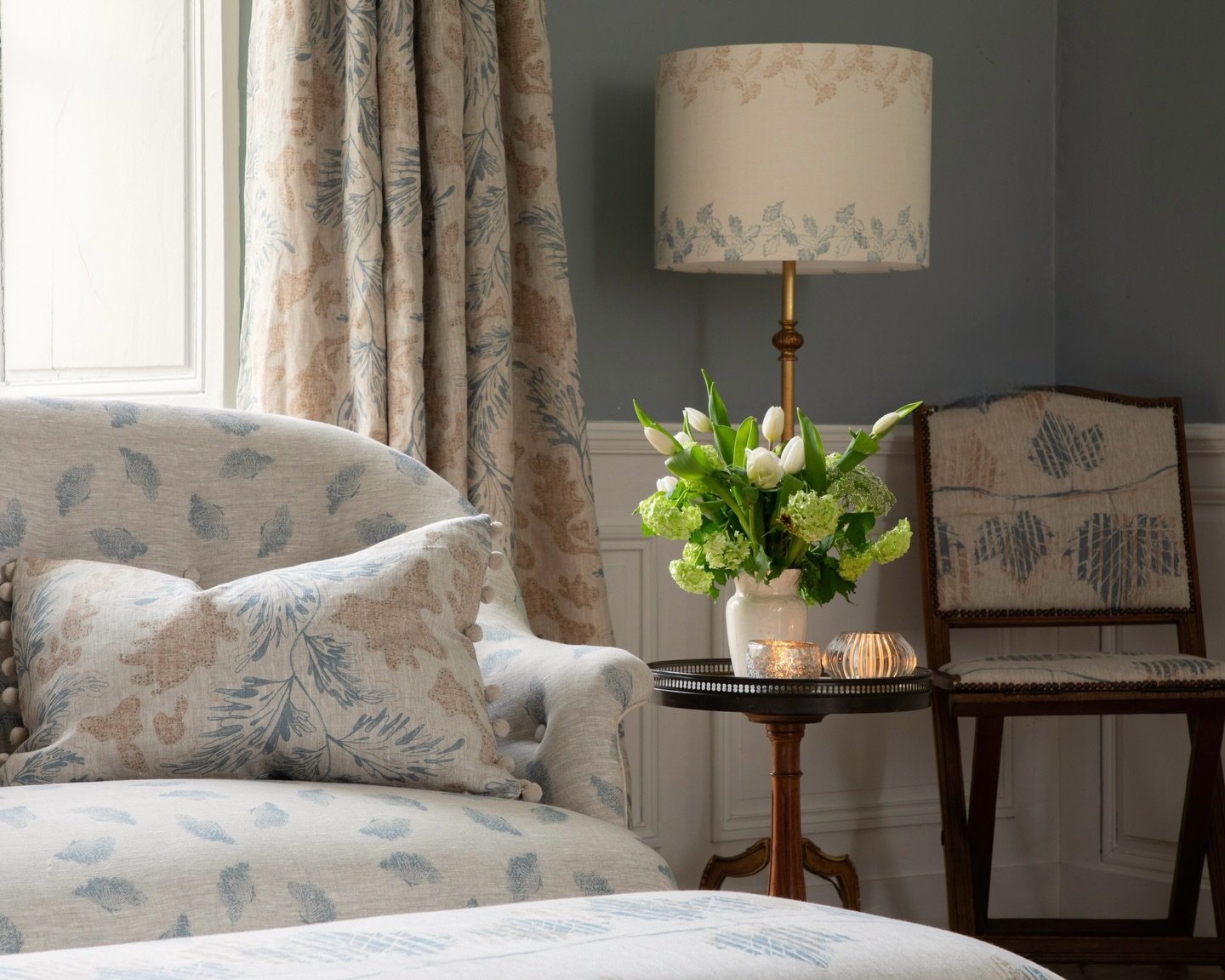 For the French vibes 🇫🇷 ❤️

Our Vivre le R&ecirc;ve Collection was photographed with @priestleypix @chateaudelaruche. 

Order swatches and fabric by the metre at zoeglencross.com.

#zoeglencross
#frenchinspired
#chateauinteriors