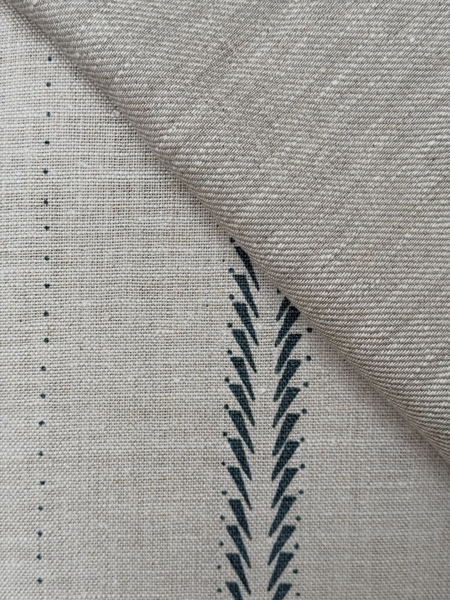 If you&rsquo;re looking for a plain linen to balance out your scheme, to sit alongside any of our printed linens, we have a lovely new plain twill pure linen.  It&rsquo;s simple, timeless and drapes beautifully. 

#zoeglencrossfabrics 
#purelinen
