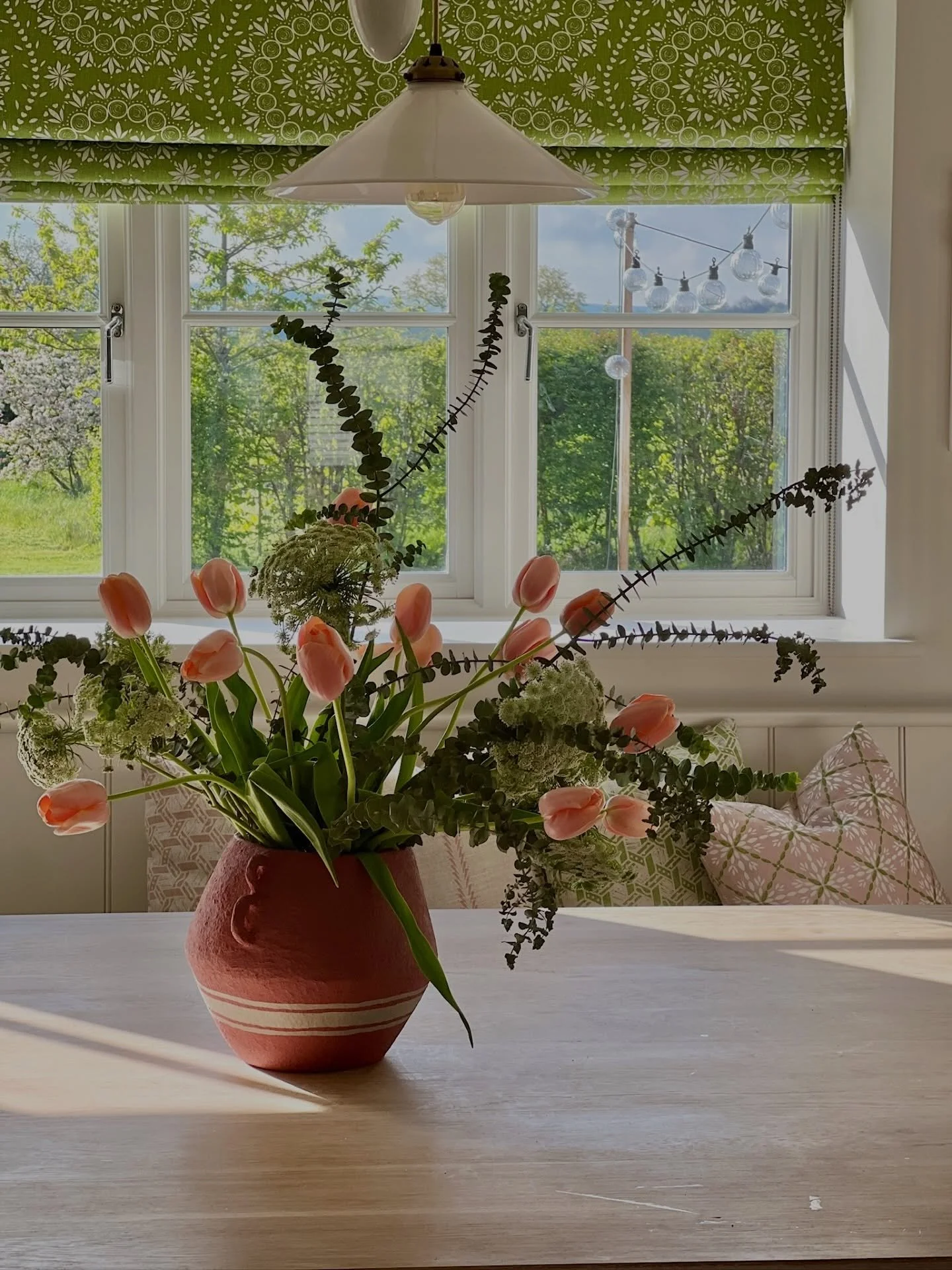Celebrating this glorious sunshine with some of our favourite springtime shots! 

#fabricdesign 
#printedlinen
#interiors
#curtainfabric 

Vase by @birdiefortescue 

Tiles from our Aventuras Collection with @capietra 

Final Ammi tent shot @chateaude