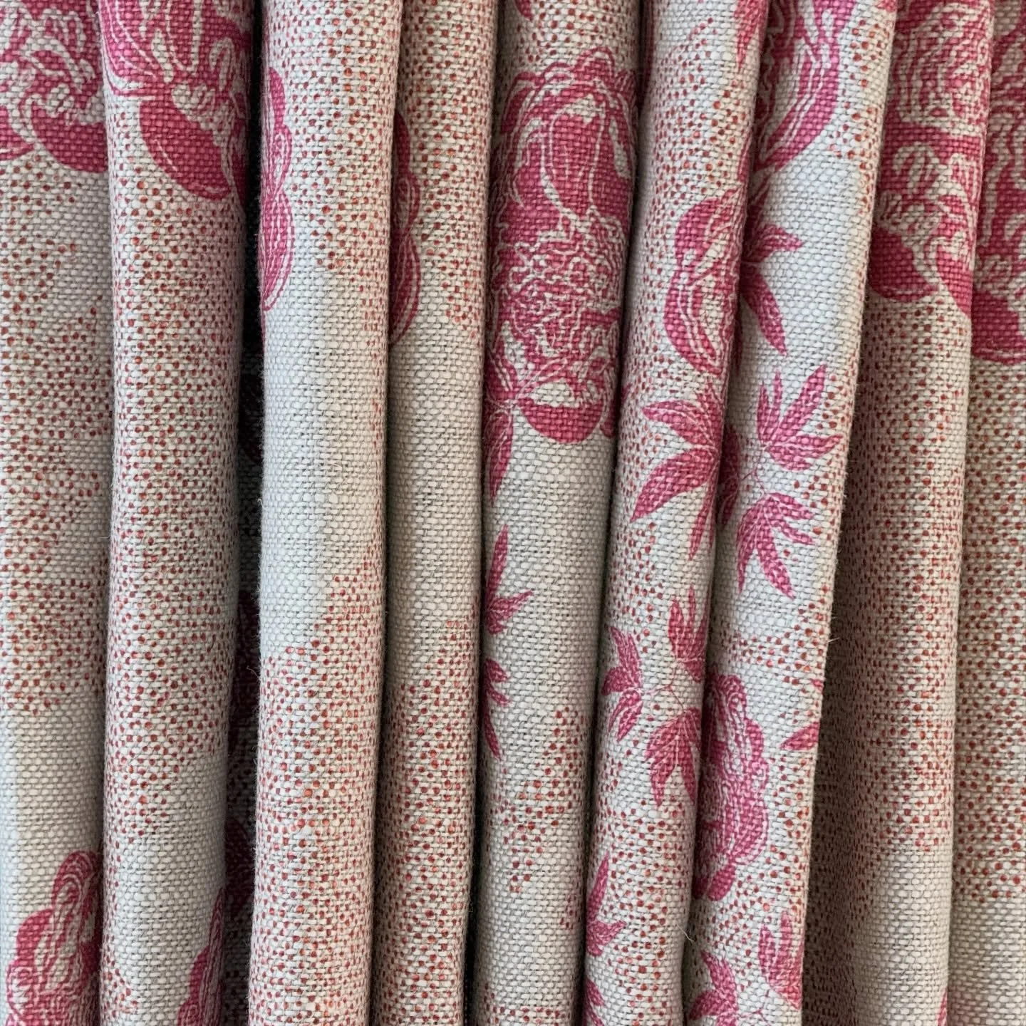 Luscious Raspberry &amp; Zest 😍🌺💕

We love how well this pattern works on curtaining. 

Fabric featured Peony Echo Raspberry &amp; Zest new printed linen fabric.