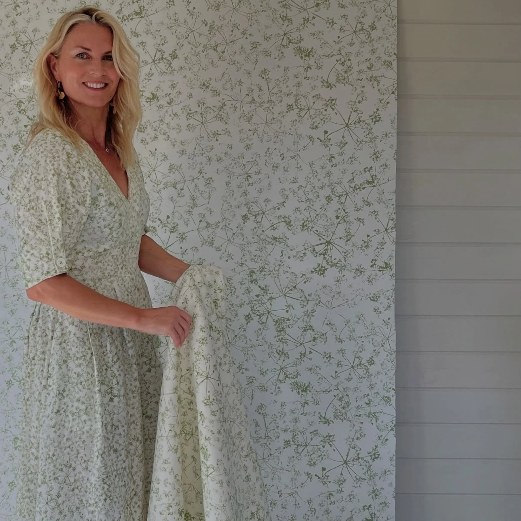 Happy Friday! 

It&rsquo;s still lashing with rain here so here&rsquo;s a quick throw back to sunnier times when we launched our Summer Meadow fabric with Bee @osborninteriors, along with a mad moment of a dress in a miniaturised print of the same pa