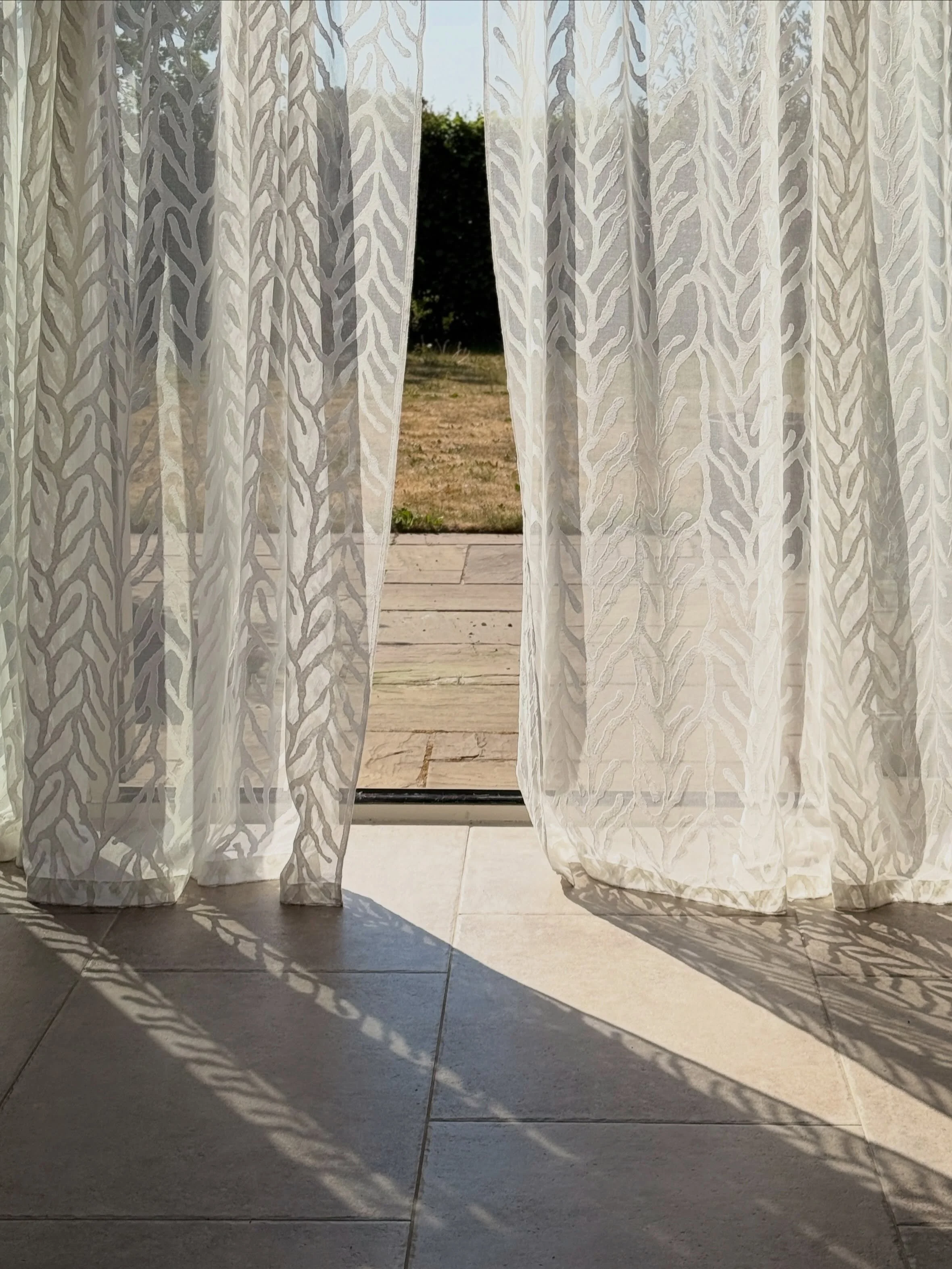Hope you&rsquo;re keeping cool in the shade and shadows. 😎🆒

It&rsquo;s definitely a Sea Tangle Sheers day.  This woven cotton sheer is from our design collab with @osborninteriors 

#zoeglencrosssheerfabric
#zoeglencrossfabrics