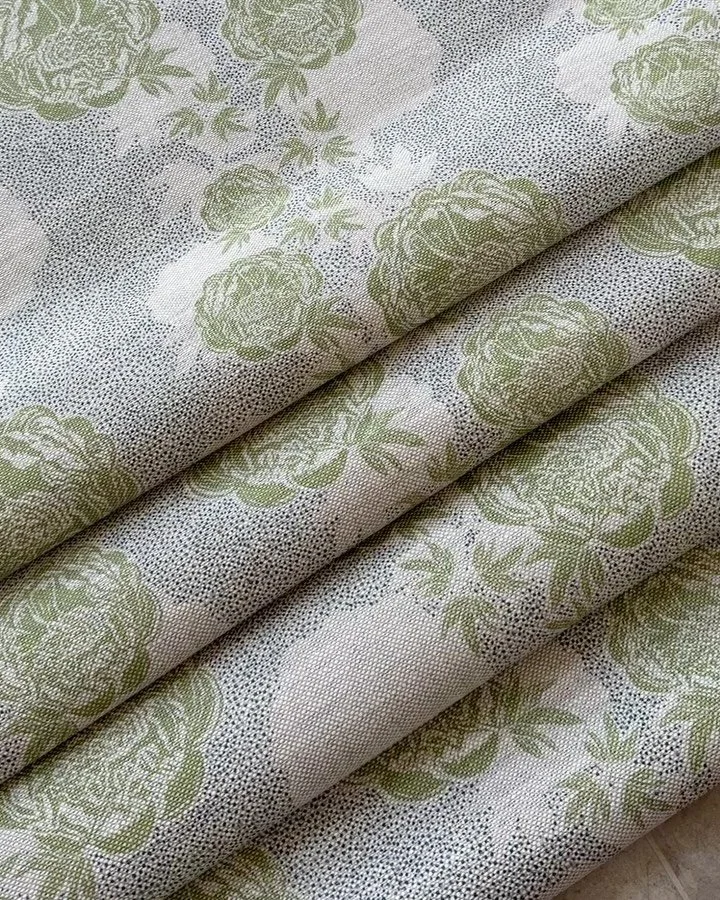 This one is becoming one of our faves: Peony Echo with cabbage green leaves and blooms with dark teal dots. Lovely for curtains, blinds and upholstery. 

#approvebyBaz
#peonyfabric
#peonyinteriorsanddecor