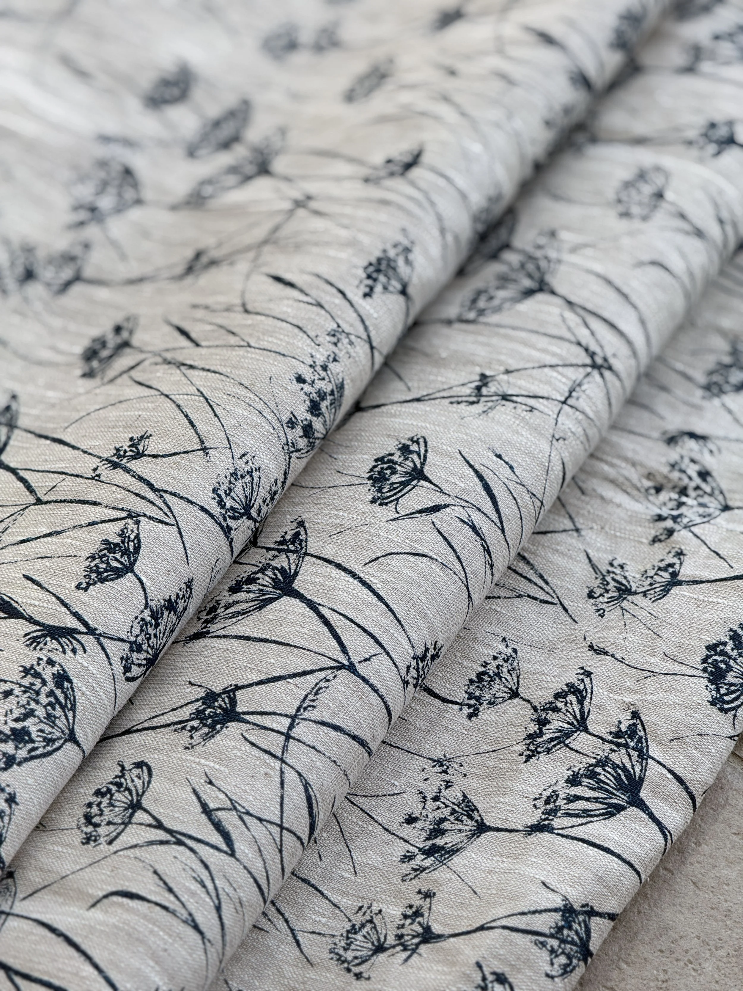 Adlington Cowparsley Roman Blind.jpg