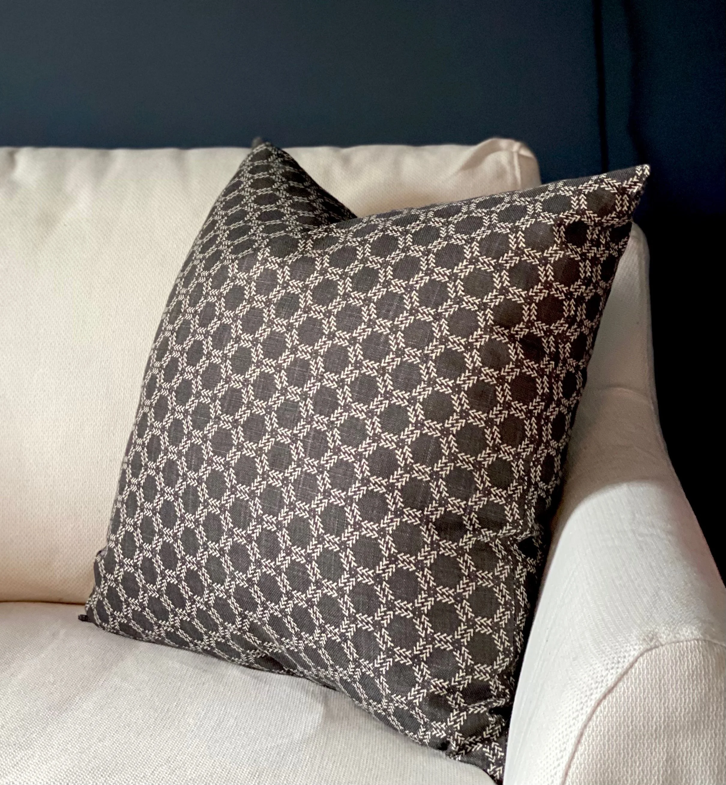 Honeycomb Coal Cushion