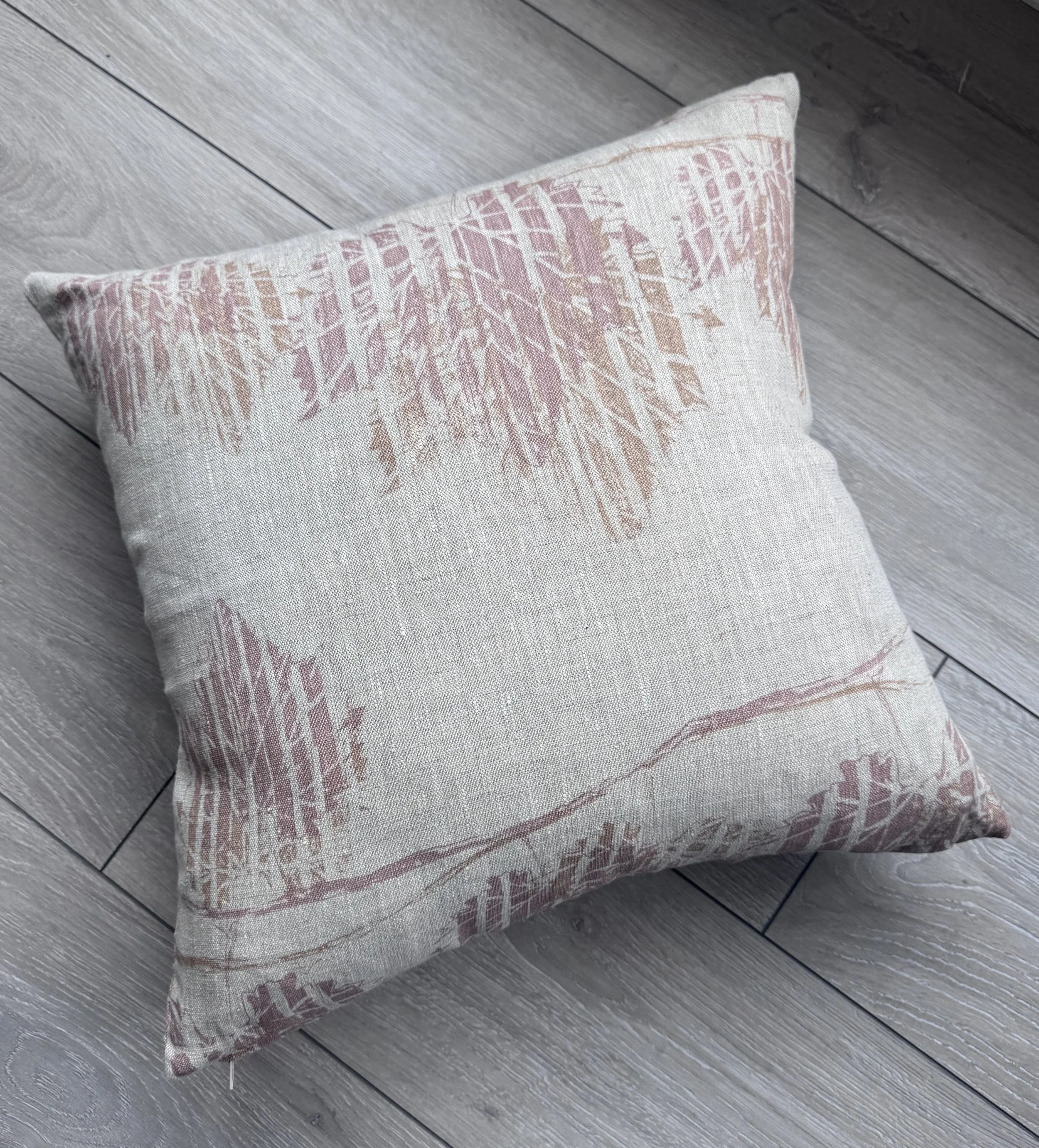 Les Vignes Rose & Rust Cushion