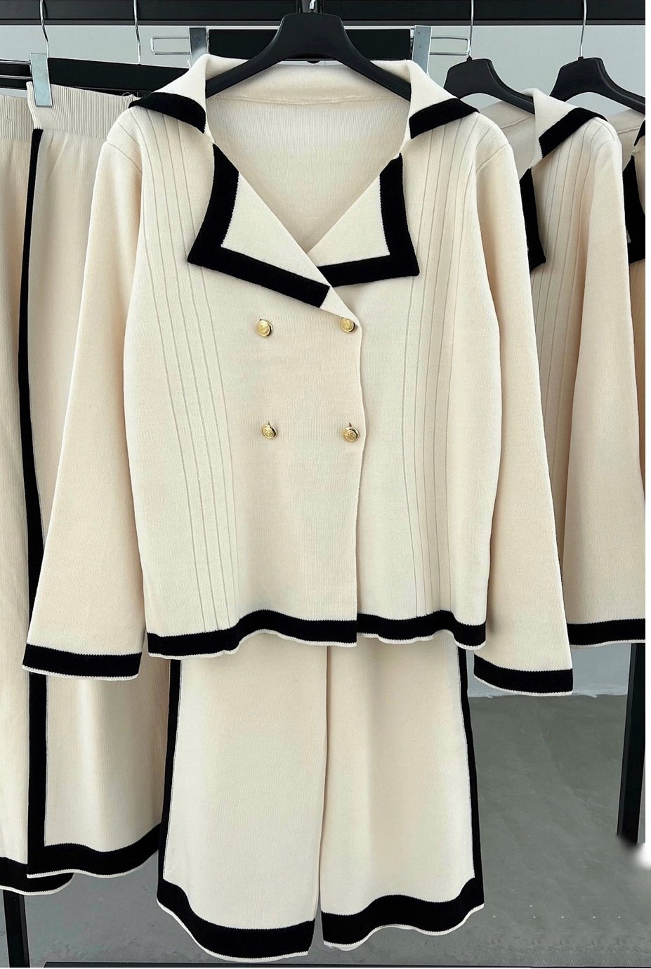 827ED8B0-C81D-4B44-84EB-B7C21FB874EB