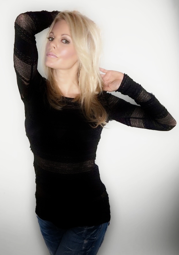 lisa varga_actress_5.JPG