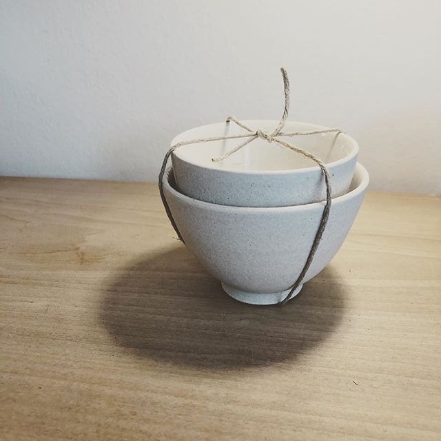 how we hold each other 
honor each other&rsquo;s creative spirit
objects made from integrity will move you ✨ @kelleyraeburnett .
.
.
#kellyraeburnett #artisan #ceramics #clay #teabowls #behold #pottery 
#minimalstyle #handthrown #light