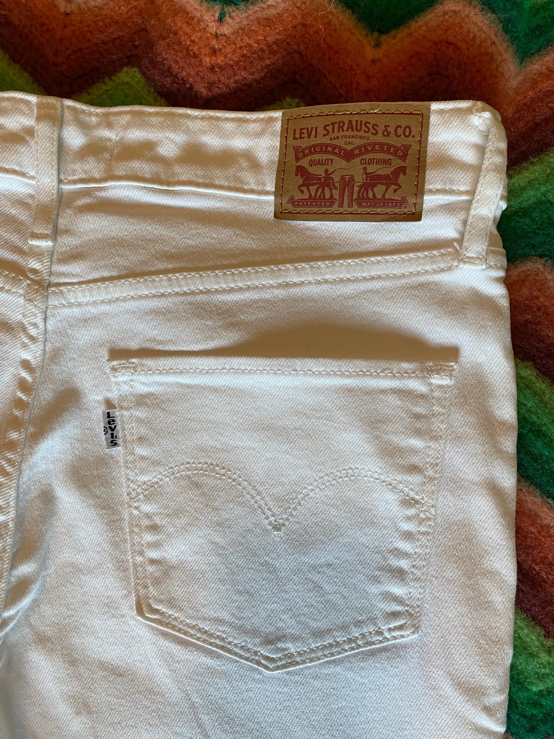 0DD81EB8-0F9C-474F-86AA-D4C86BFFDFFB