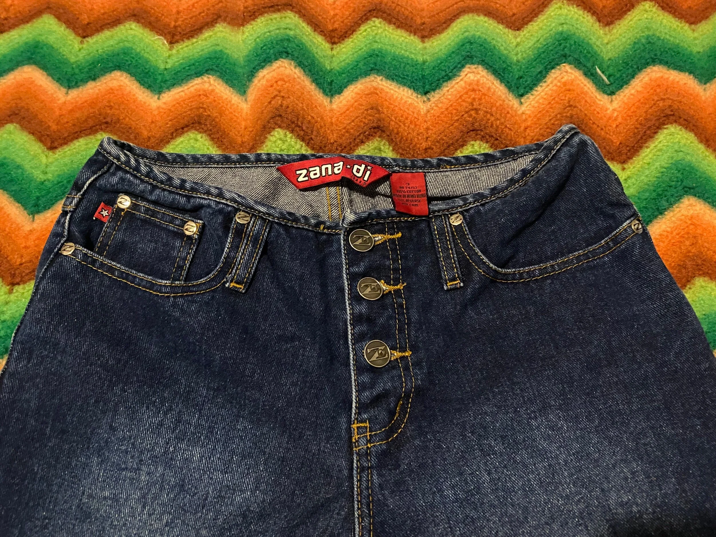 63BB36EF-A6B1-4E12-ADBA-7C868CD861FE