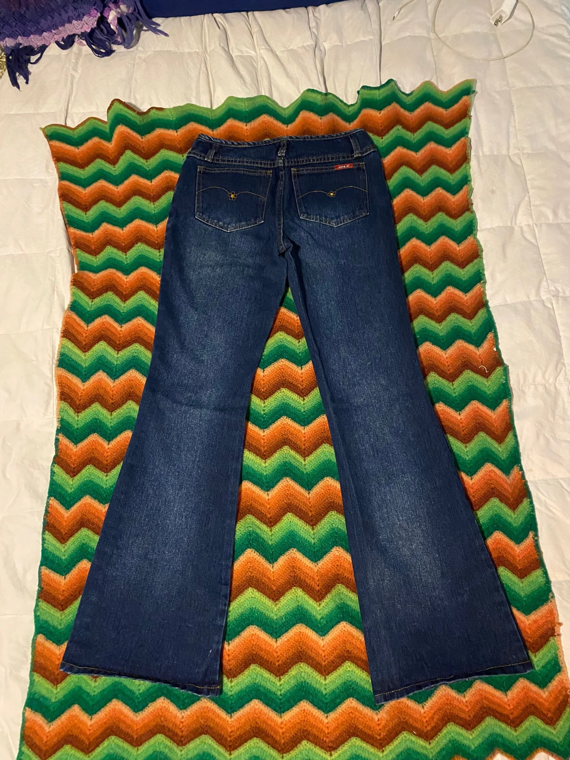 E81B0B6E-6E27-4AF8-8CCF-0593603F9953