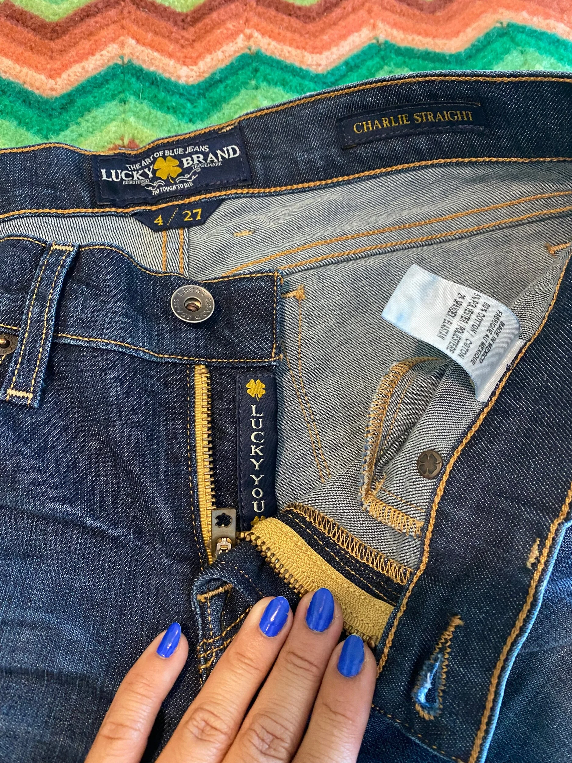 70F40696-2E02-416E-855A-38DBF9BE2700