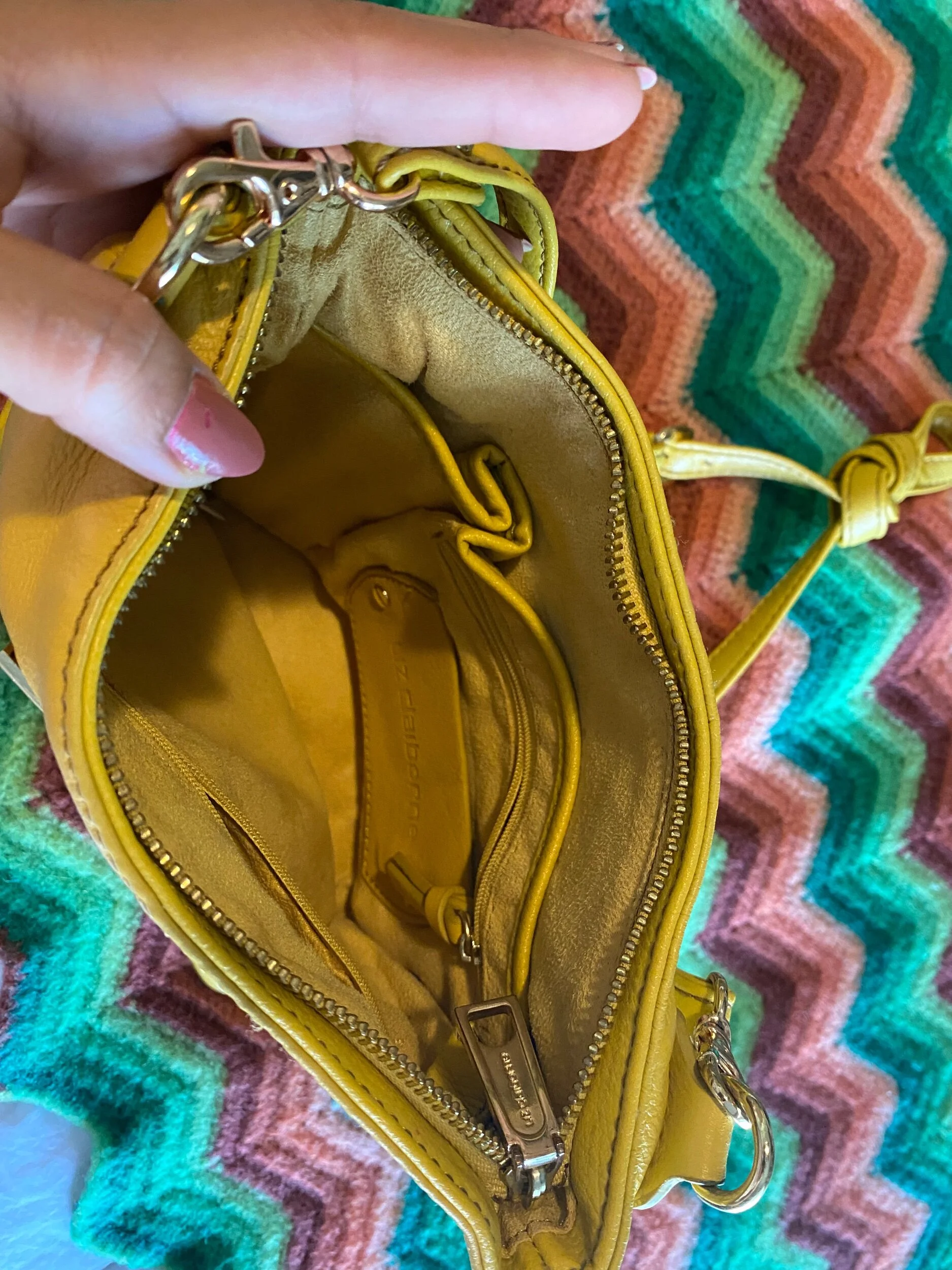 CF9C1B46-7A69-46D8-8125-5B05EFF9CDAA