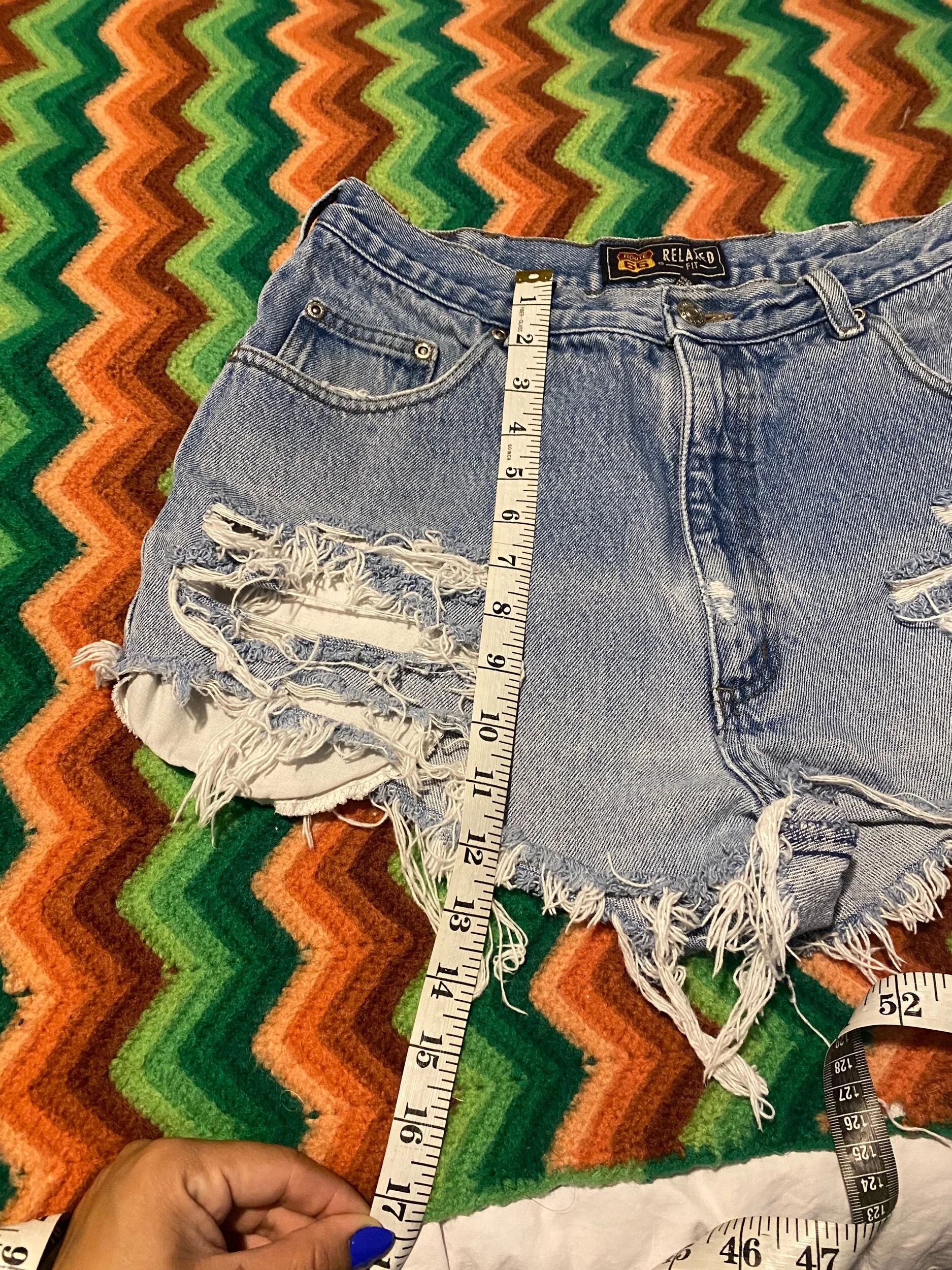 5C447E29-B5C6-460F-A752-CDDFE4E376BC