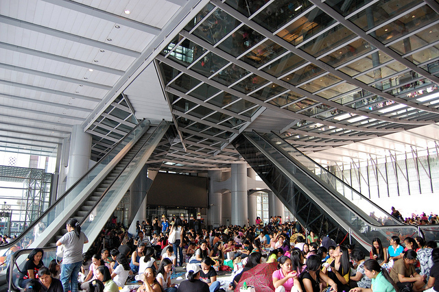 Norman Foster found a way to sneak space for average people into the Hong Kong Financial District