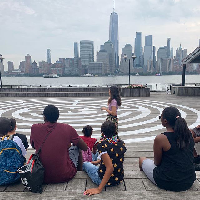 Morning mindfulness with @bgchc summer campers and lead artist @khalpern ⛅️ #mindfulness #labyrinth #labyrinthno9