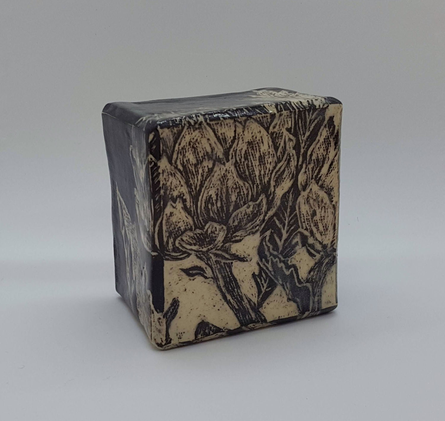 Artichoke Sgraffito Box