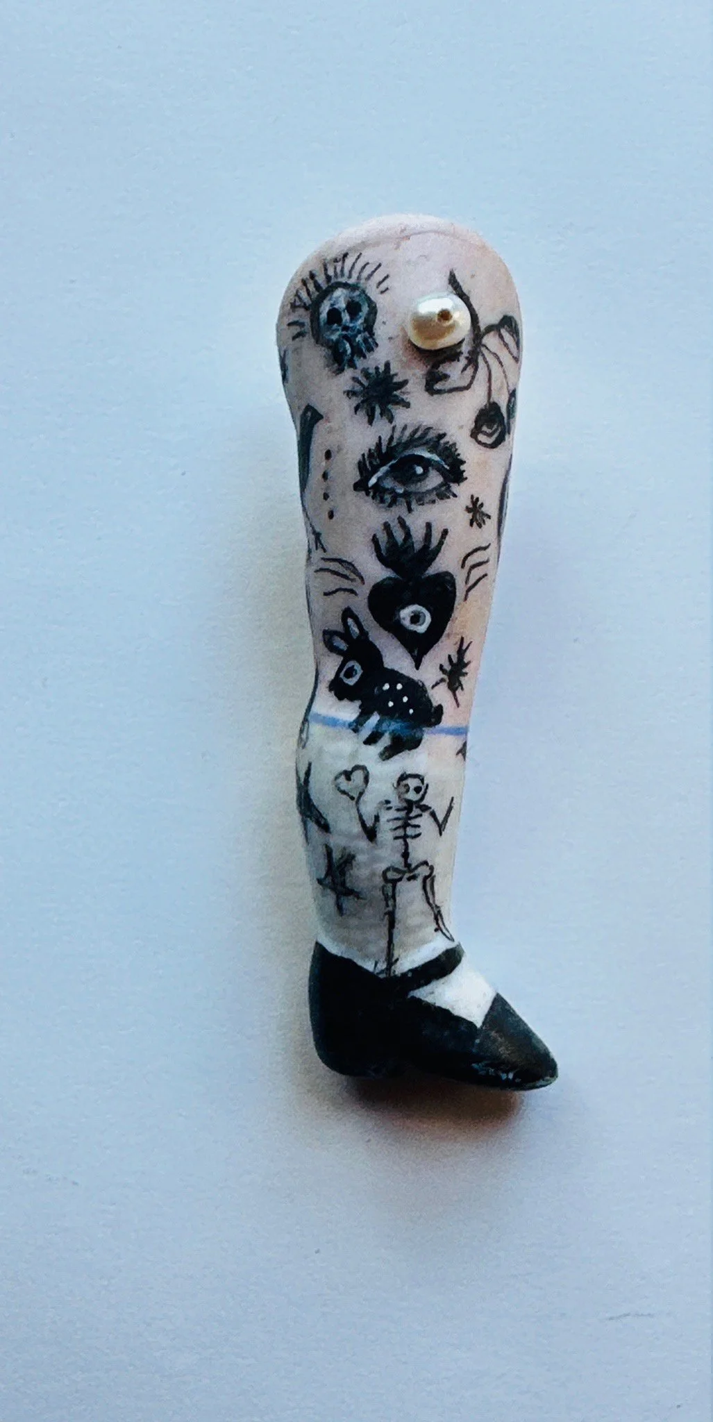 PTraverso-TattooLegBunnyandEye-front.jpg