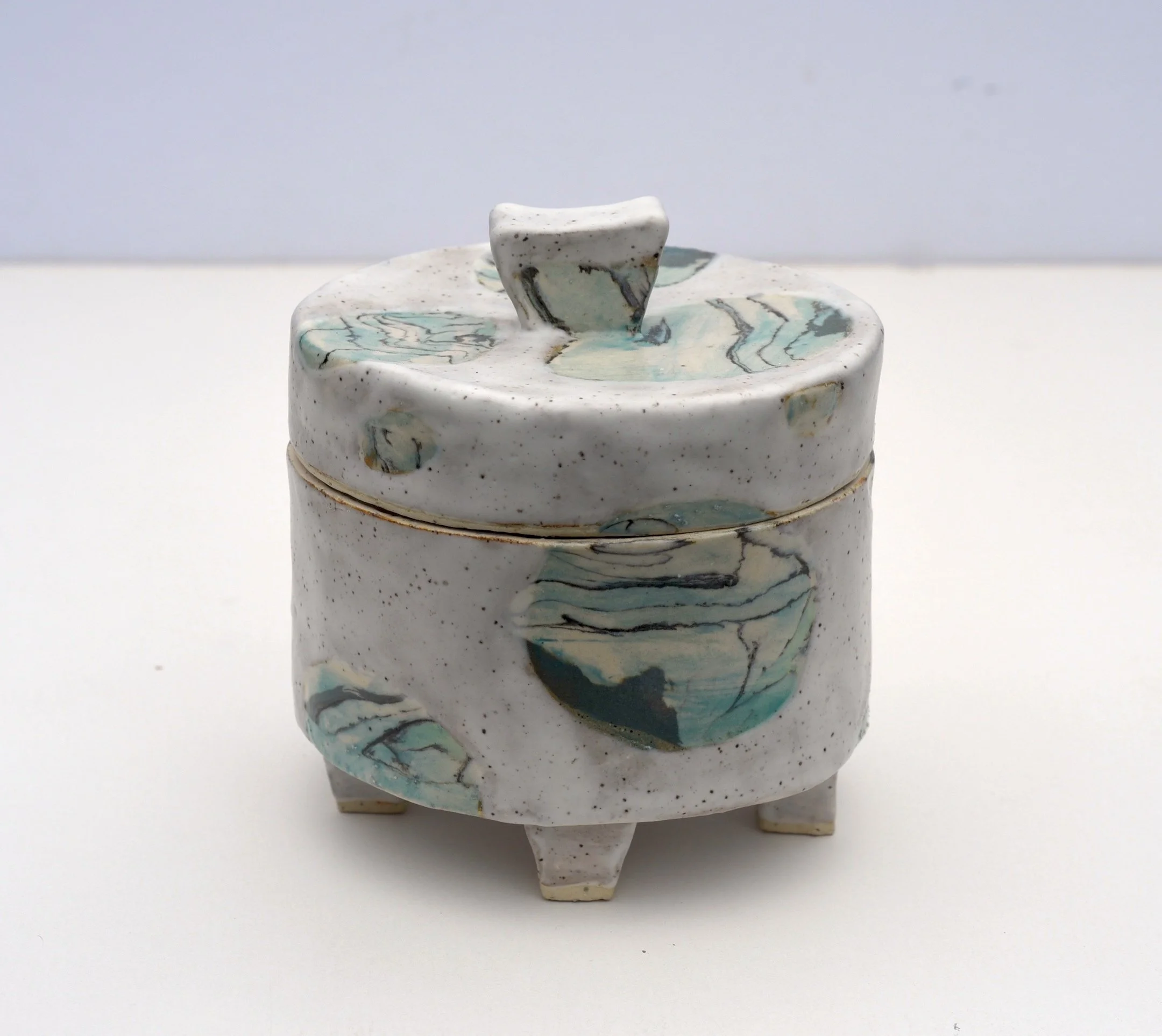 Beach Box - Round by Kanna Aoki
