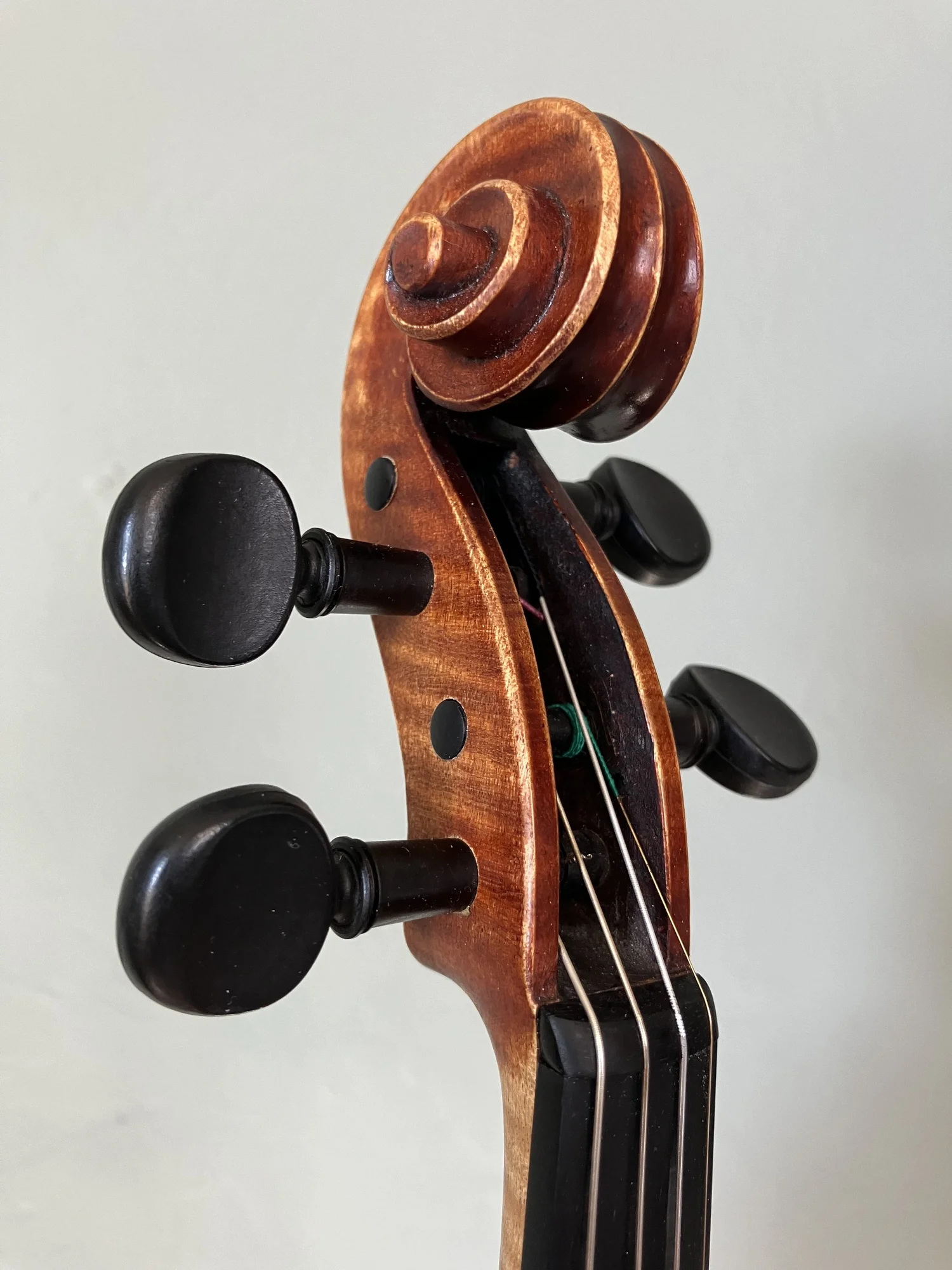 How to Tune a Violin (Without Breaking the Strings!) A Beginner's