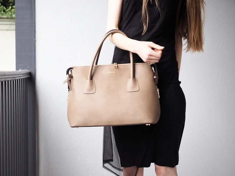 angela roi-luxury-vegan-handbag-moa-tote.jpg