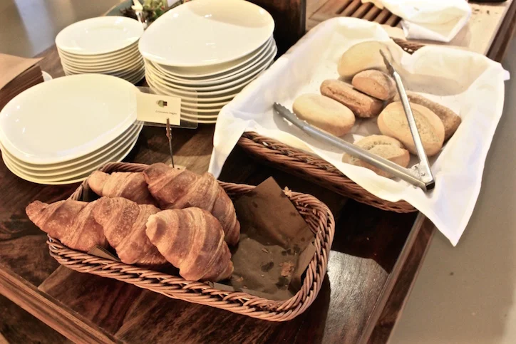 vegan-croissants-breakfast-almodovar-hotel-bistrot-bardot-berlin.jpg