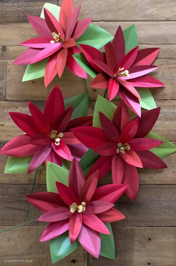 diy paper poinsettia.jpg