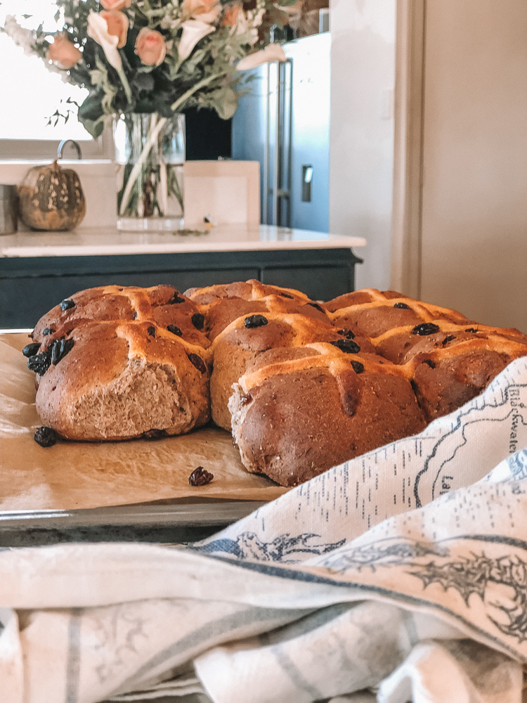 Hot Cross Buns: fluffy, wholemeal, spiced & vegan recipe
