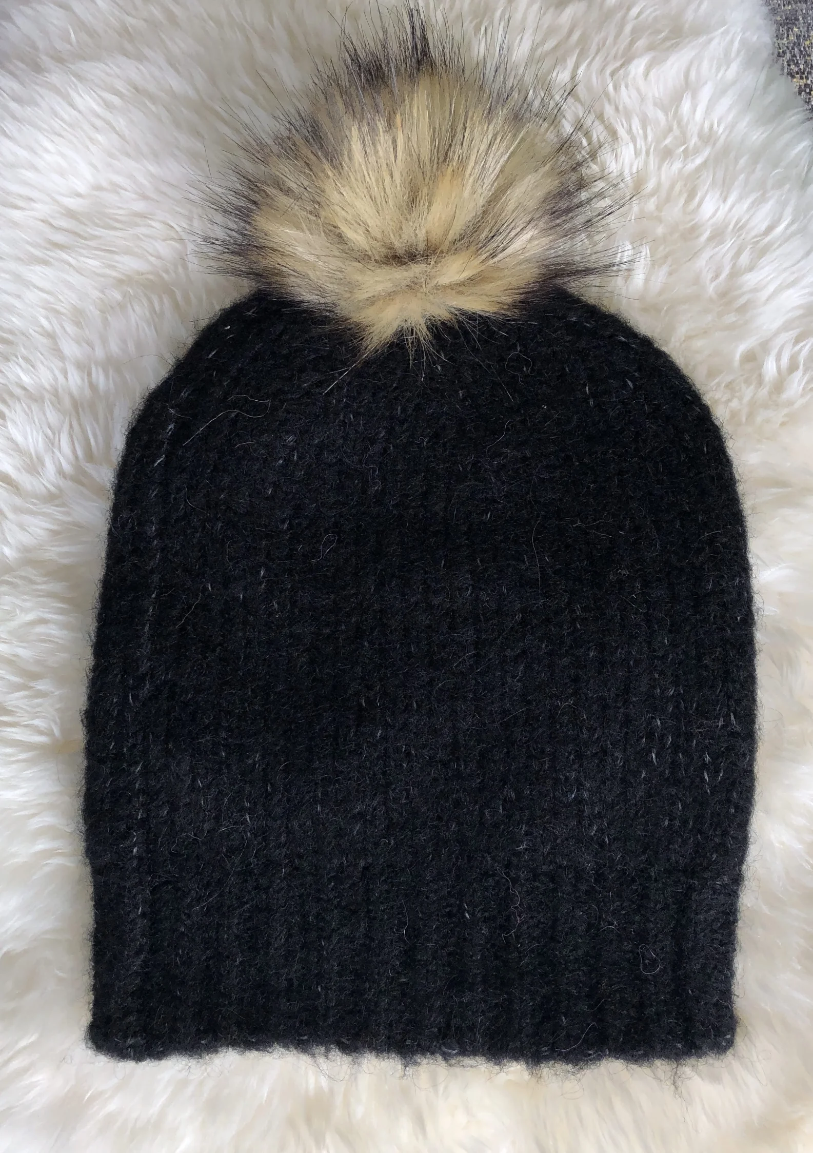 pom pom black with cream.JPG