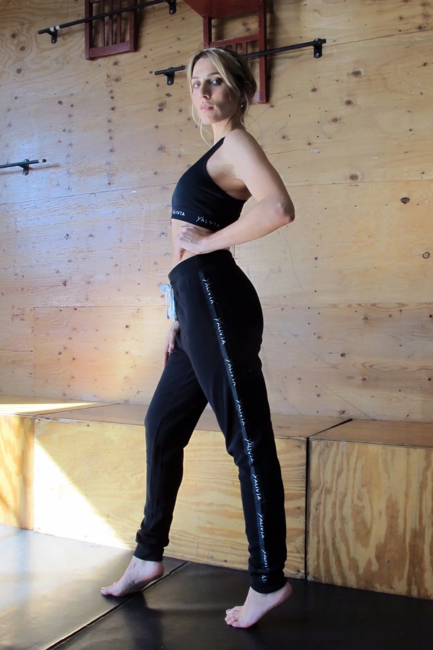 Jessy+side+logo+pant+IMG_2542+copy.jpg