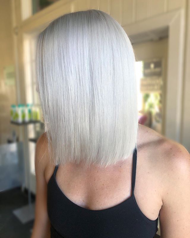 Ice ❄️ Swipe 👉🏻 for the before 
#beautybysarahboling 
#lunaticfringestgeorge 
#lunaticfringesalon 
#livelovelunatic
#platinumblonde #iceblonde