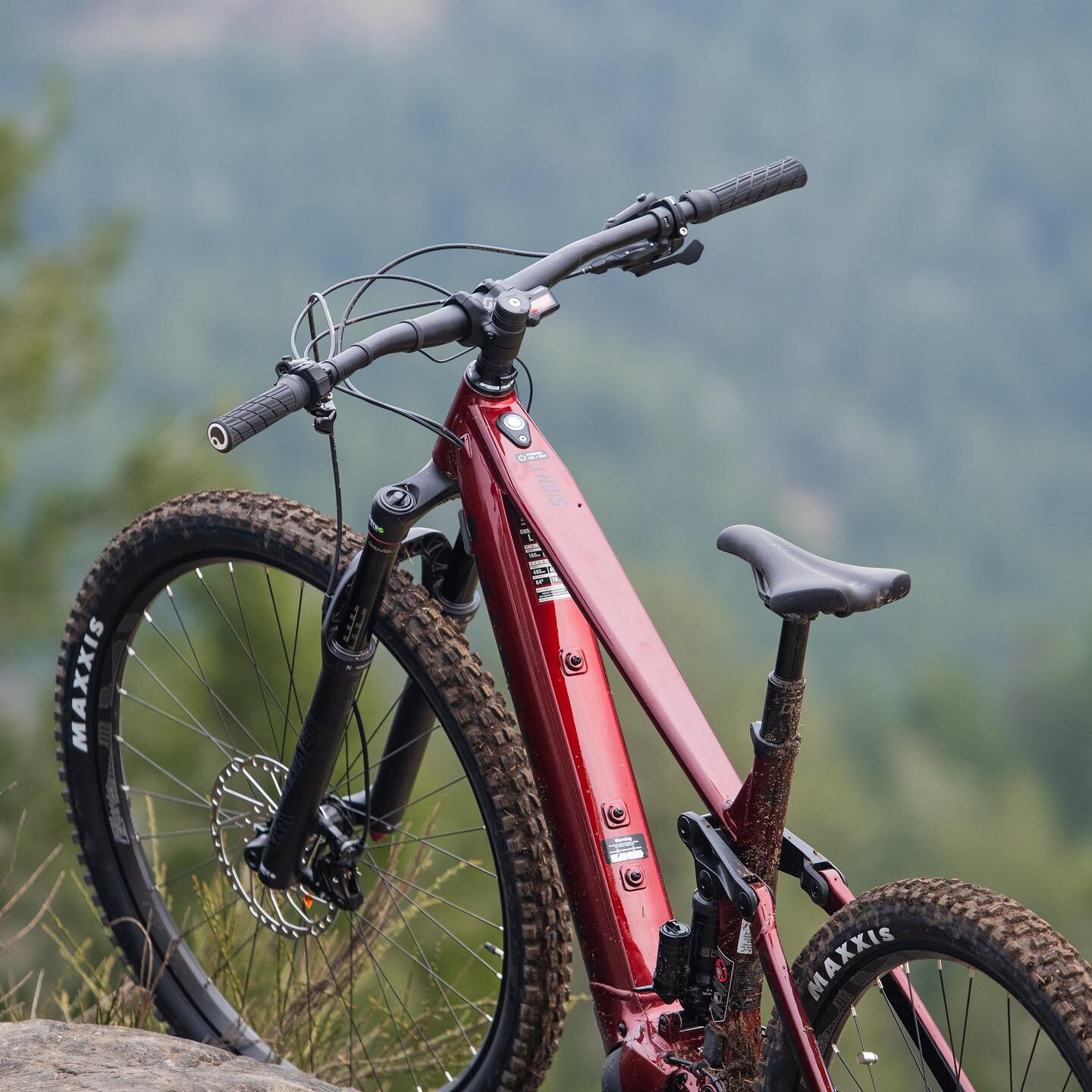 New bike made small work of its first summit - Norco Sight VLT is very sendy, and looks sharp. Stoked this was still available for this season! @westshorebikes #norcobikes #sightvlt #red #ebike #cameragearhaulingmachine #sooke #sookebc #vancouverisla