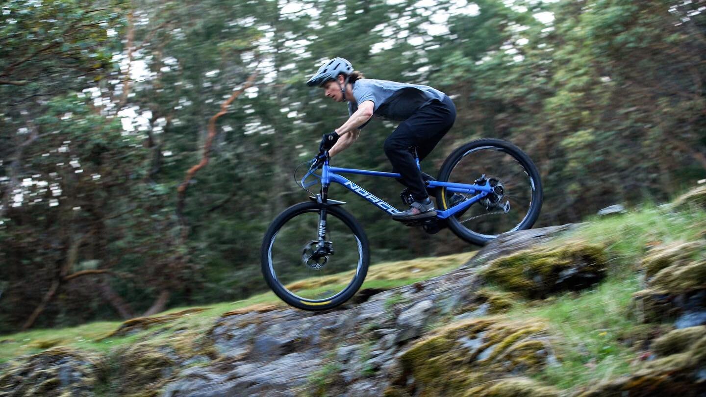 @trevor.attridge going forward @norcobicycles #norcobikes #norcosight #blue #shark #moss #green #pnw #hellobc #yyj #victoriabc