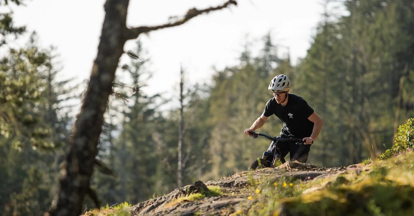 @trevorthew riding in Sooke #mtb #specialized #sooke #sookebc #vancouverisland #vanisle #hellobc #green #moss #pnw #trees #specializedenduro