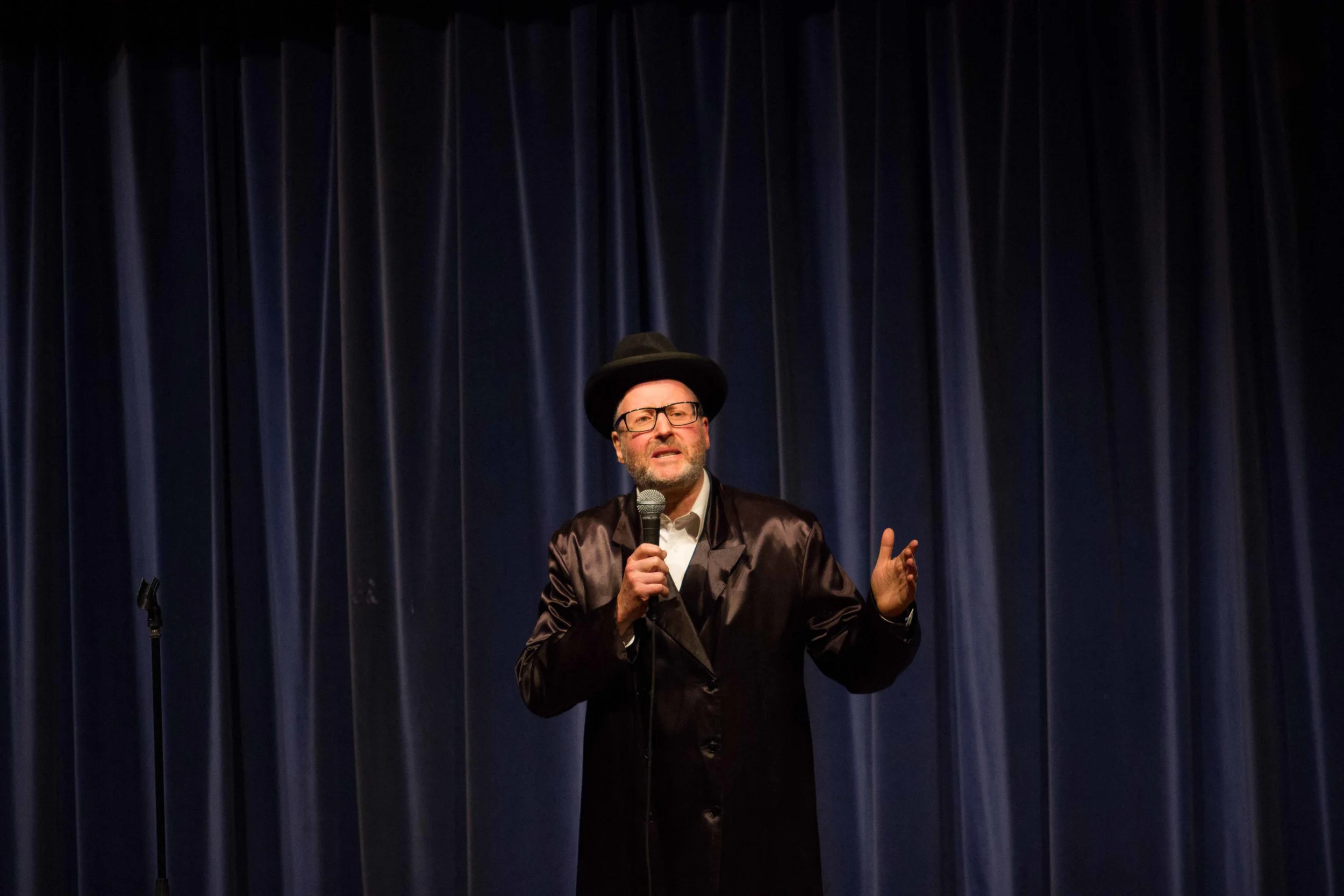  Rabbi Mendle Goornisht 