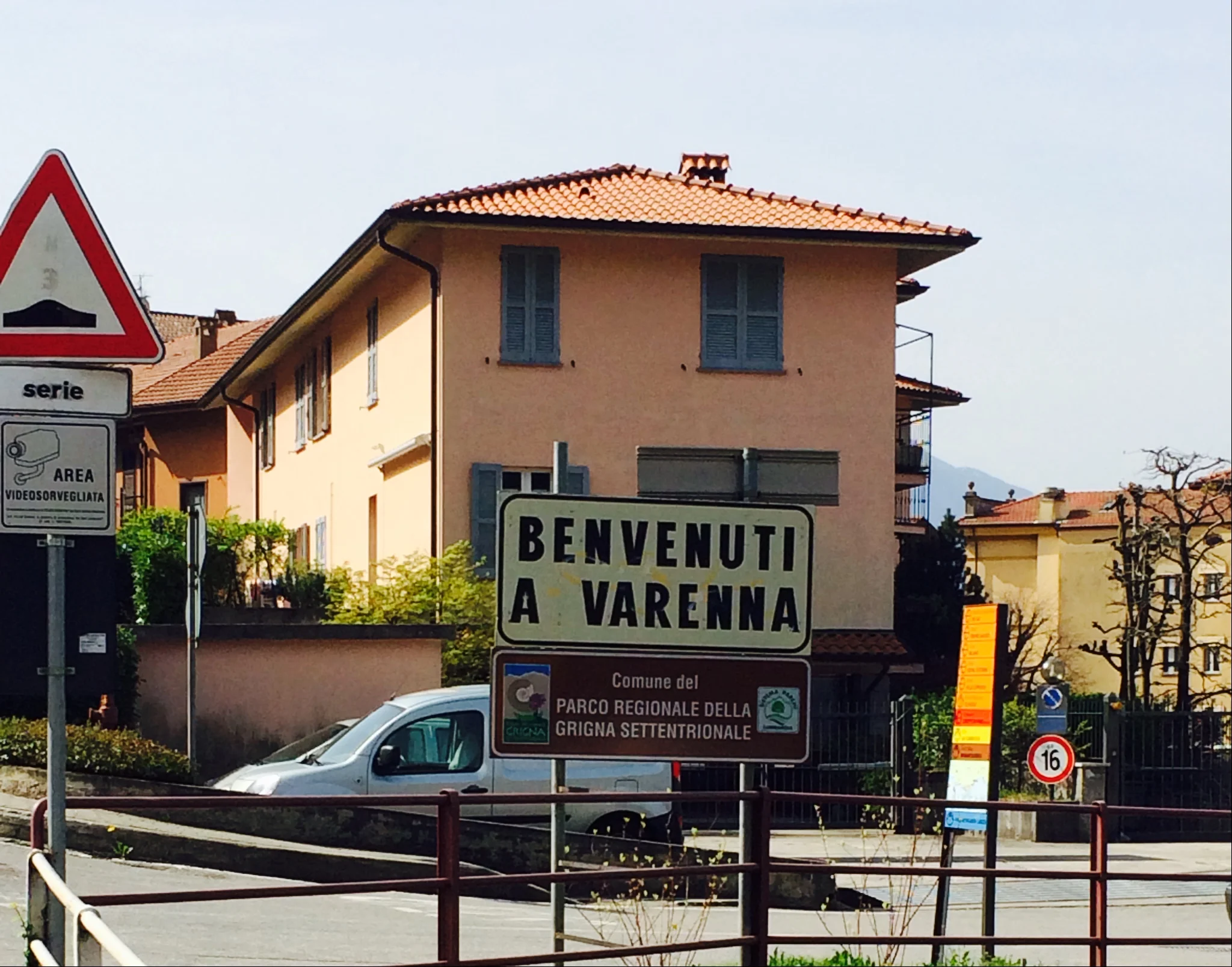 Took the train from Milano to Varenna so I could cruise Lake Como on my way to Bellagio