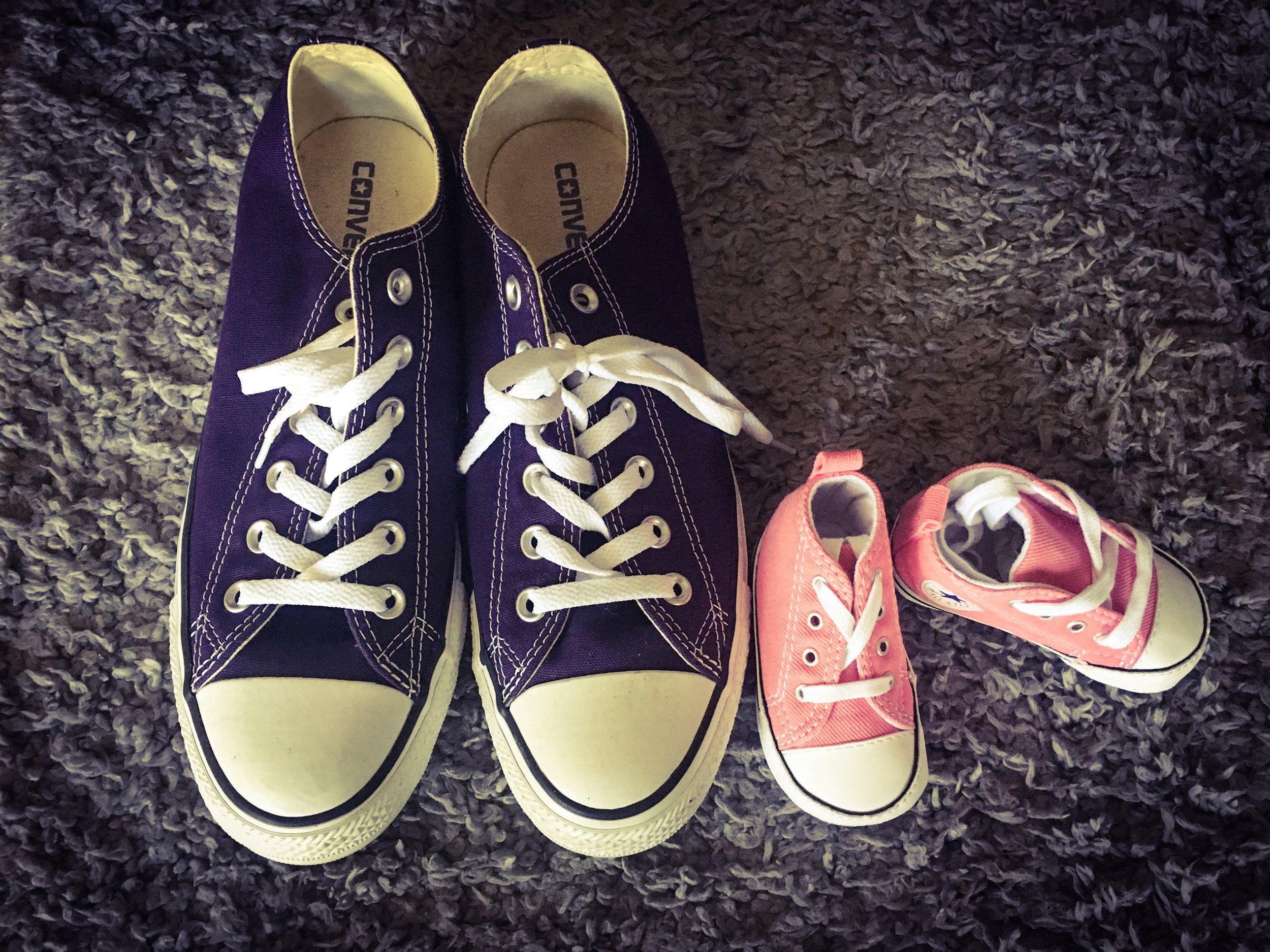 Twinnin' for our first road trip! Chucks for all!