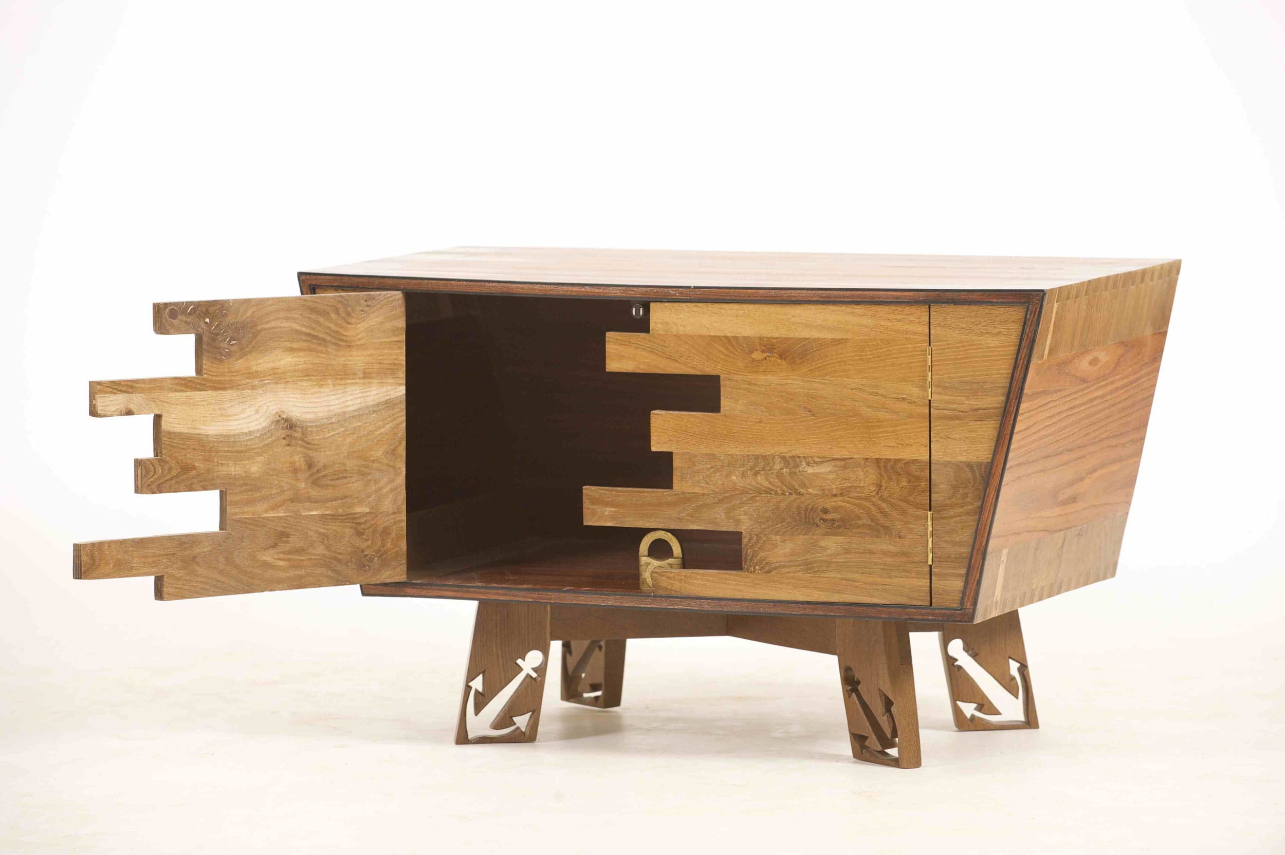 CHIPPENDALE 131.jpg